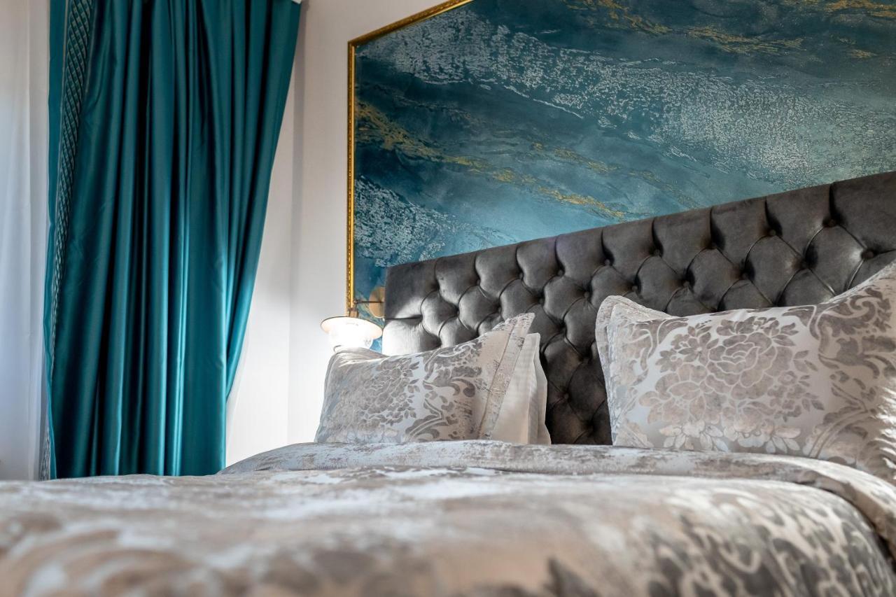Suru Hotel & Restaurant Buşteni Екстериор снимка
