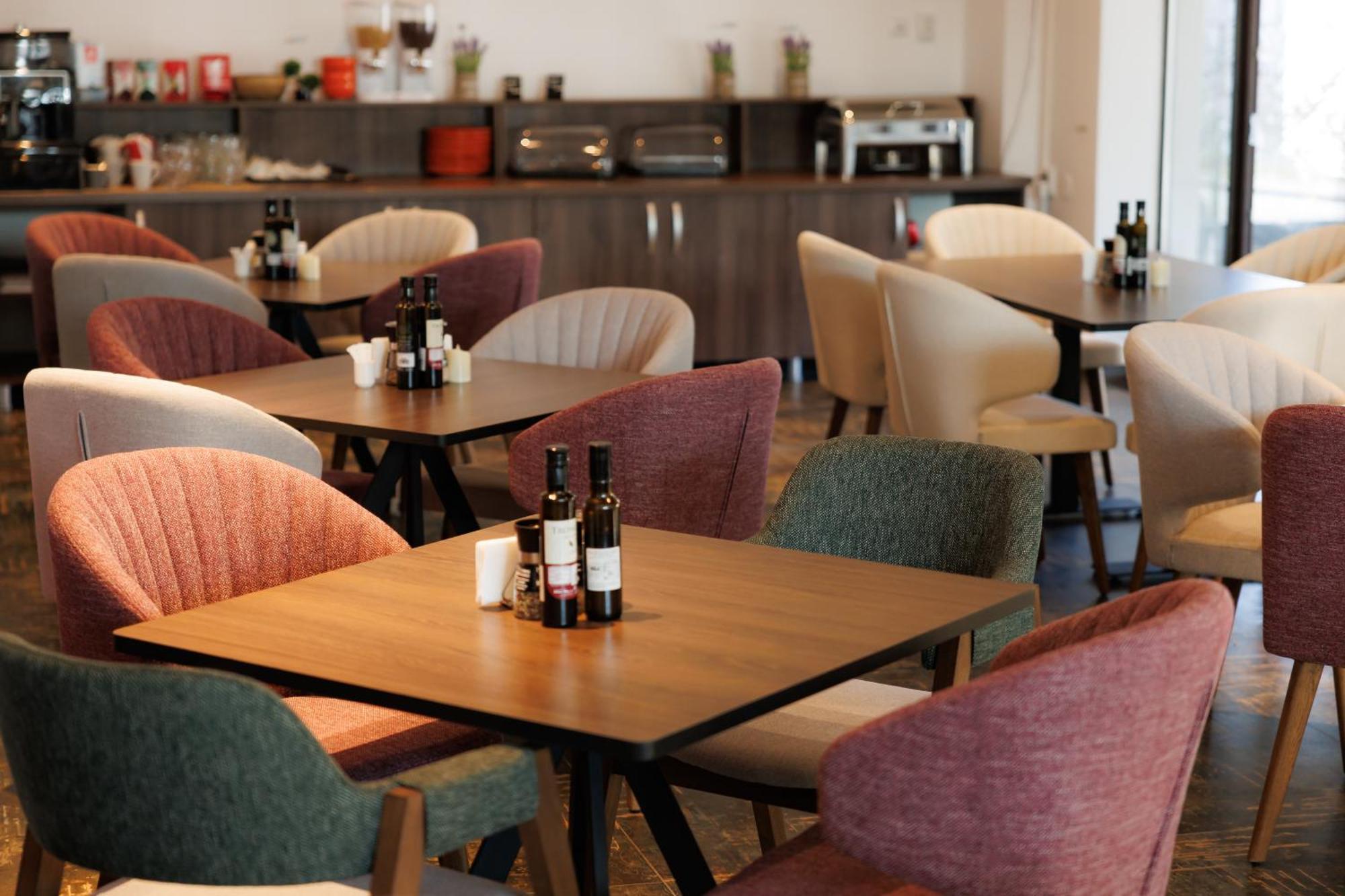 Suru Hotel & Restaurant Buşteni Екстериор снимка