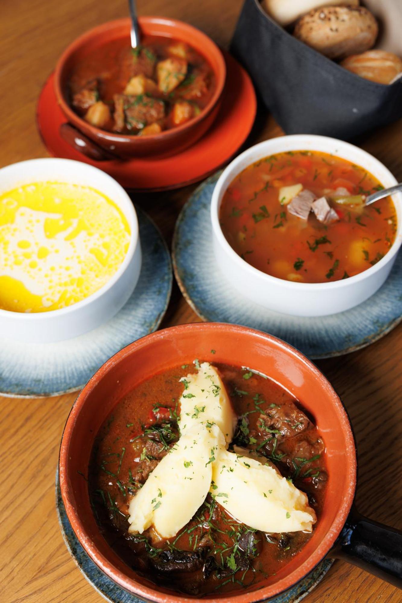 Suru Hotel & Restaurant Buşteni Екстериор снимка